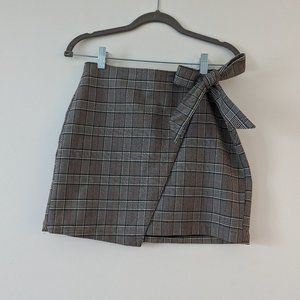 Plaid Mini Skirt with Bow - Like New!